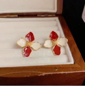 Vintage Stud Earrings – Hypoallergenic Gold Plated Flower Studs for Women’s Party - ZOOMNSTORE