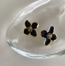 Vintage Stud Earrings – Hypoallergenic Gold Plated Flower Studs for Women’s Party - ZOOMNSTORE