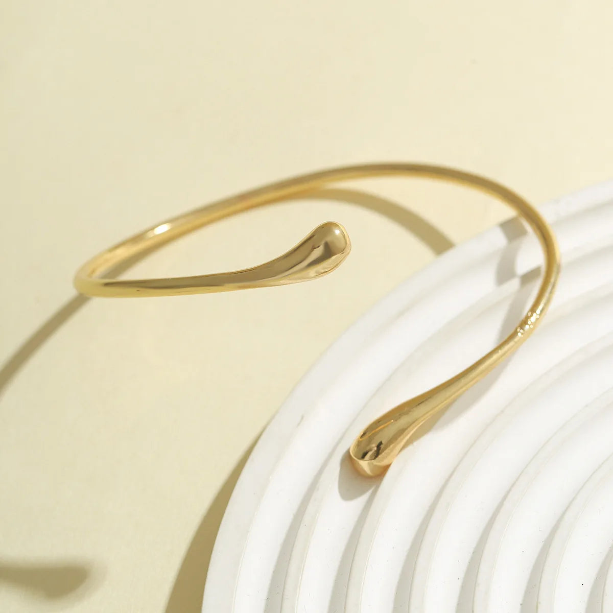 Vintage Upper Arm Bracelet - Adjustable Geometric Water Drop Bangle for Women - ZOOMNSTORE