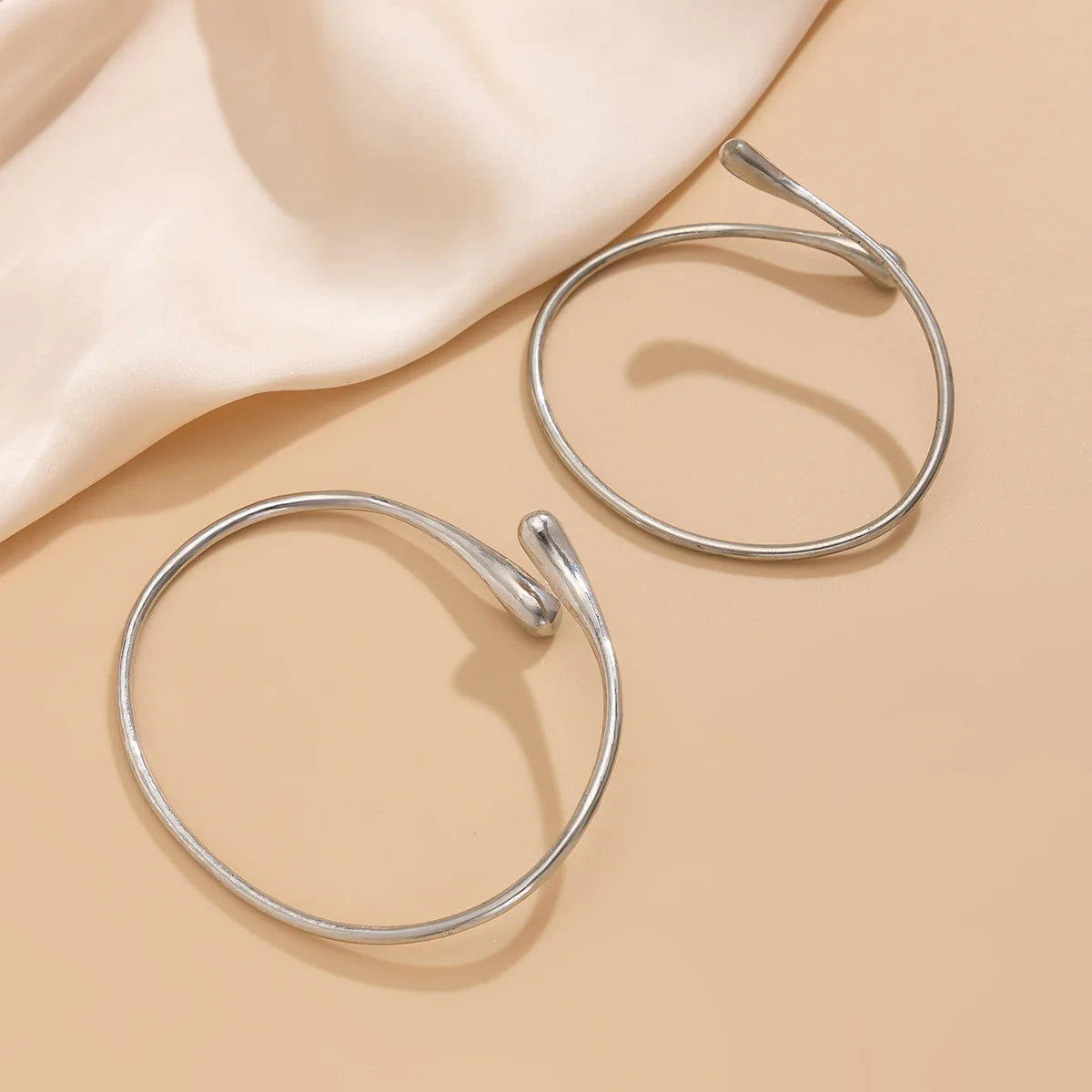 Vintage Upper Arm Bracelet - Adjustable Geometric Water Drop Bangle for Women - ZOOMNSTORE