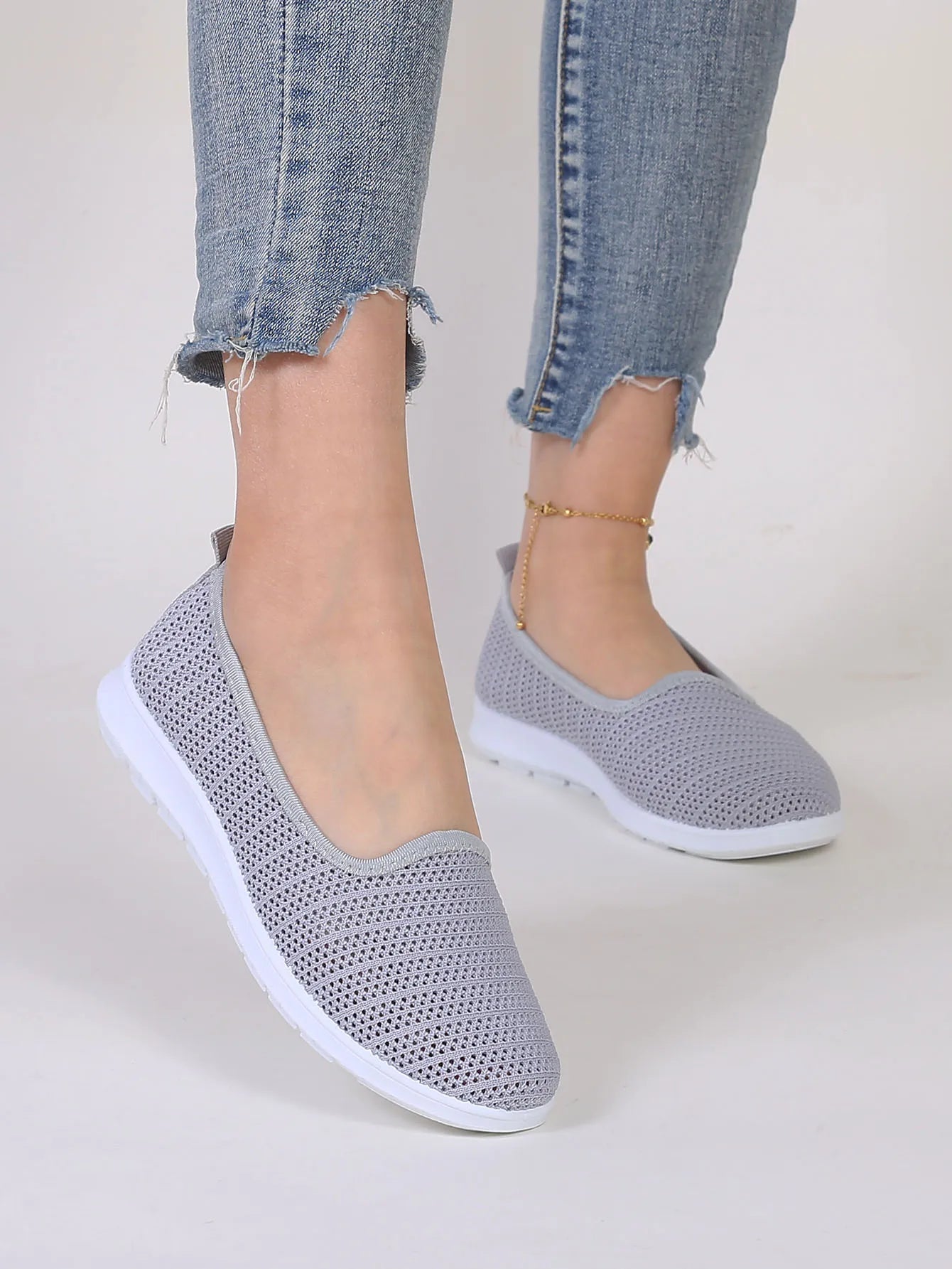 Women's Breathable Mesh Shoes - Summer Flat Casual Sneakers with Elastic Band Closure - ZOOMNSTORE