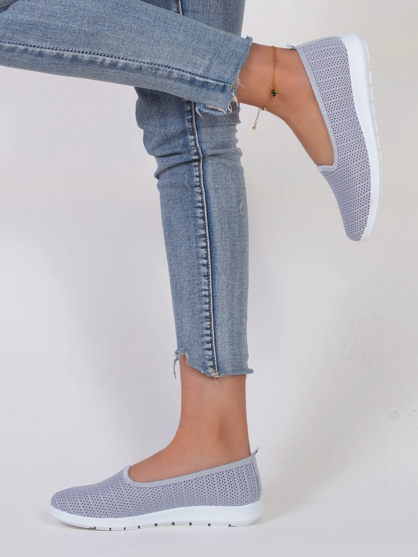 Women's Breathable Mesh Shoes - Summer Flat Casual Sneakers with Elastic Band Closure - ZOOMNSTORE