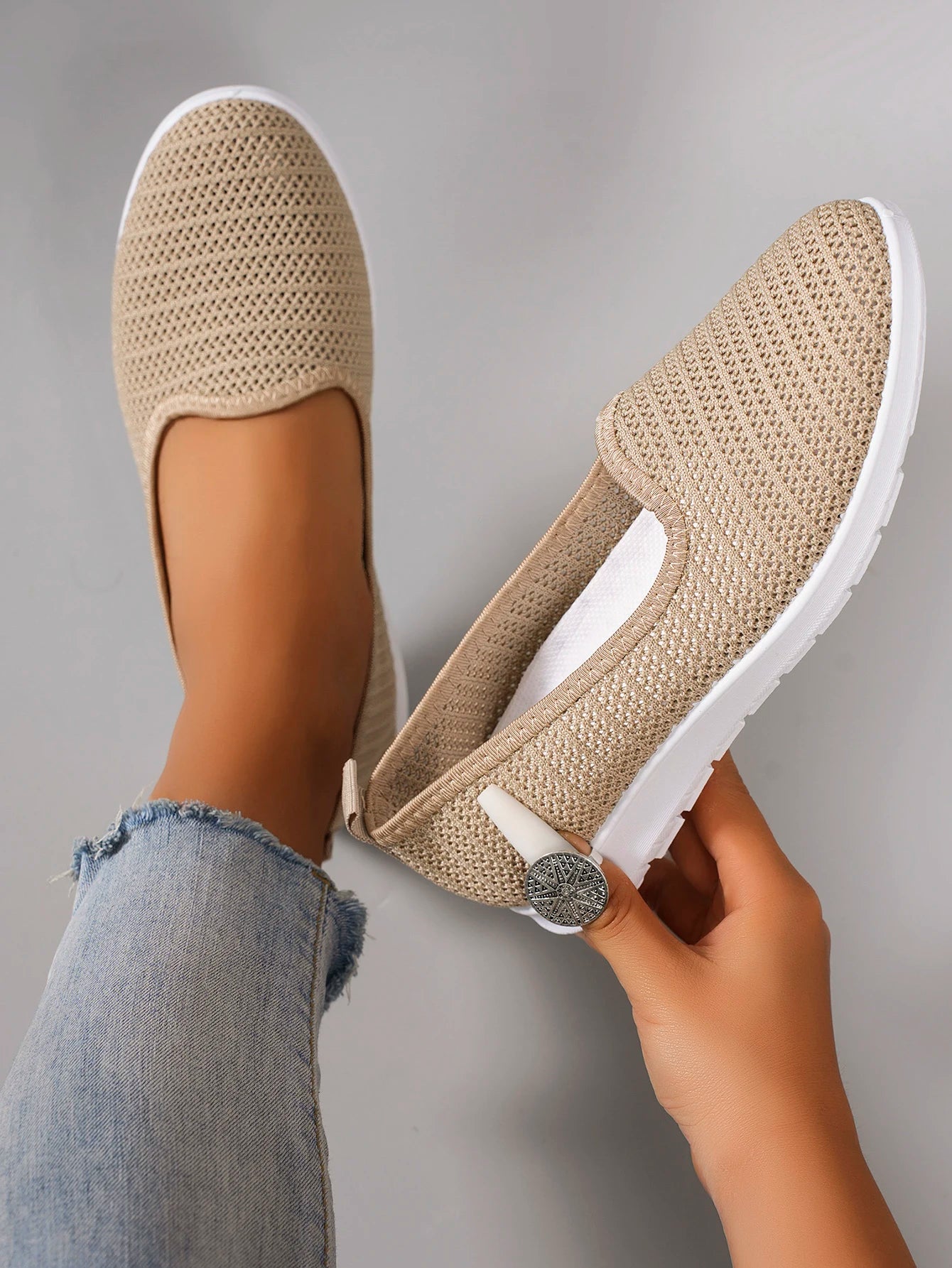 Women's Breathable Mesh Shoes - Summer Flat Casual Sneakers with Elastic Band Closure - ZOOMNSTORE