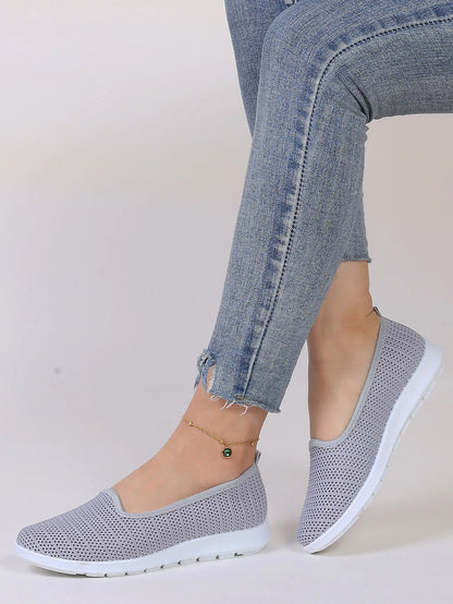 Women's Breathable Mesh Shoes - Summer Flat Casual Sneakers with Elastic Band Closure - ZOOMNSTORE